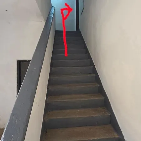 Cuzi House Apartment Librazhet