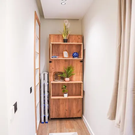 Cuzi House Apartment Librazhet